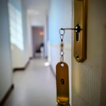 Le Conquerant - Meublees -