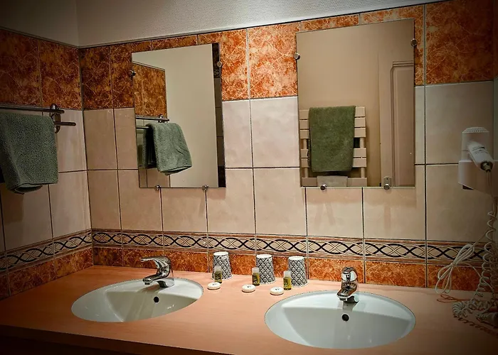 Le Conquerant - Meublees - בית הארחה 4*